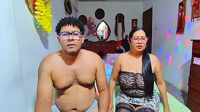 Snapshot of rosi_pamela chatting on April 5, 2026, 6:05 pm rosi pamela online show from April 5, 2026, 6:05 pm