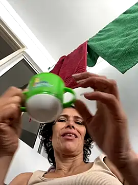 MireyaTorresGu online show from November 21, 2025, 4:38 pm