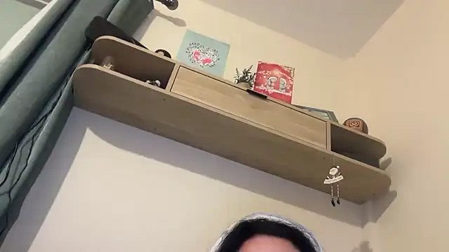 yorkshiregal online show from December 19, 2025, 6:31 am