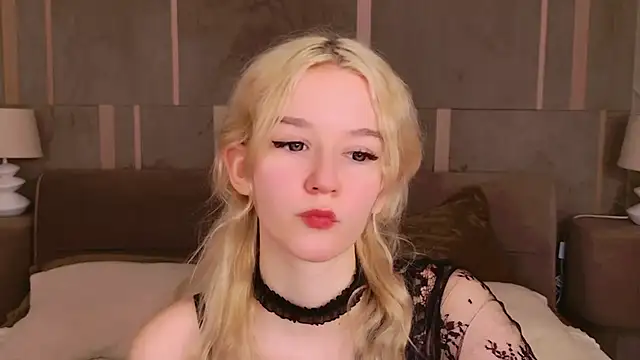 NaomiLoys online show from February 27, 2025, 4:09 am