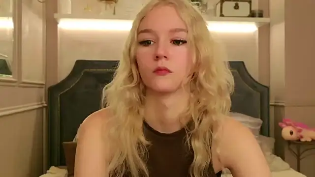 NaomiLoys online show from September 20, 2025, 10:38 am