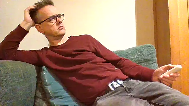 Snapshot of Hectorthyssen1 chatting on February 13, 2025, 10:11 pm Hectorthyssen1 online show from February 13, 2025, 10:11 pm