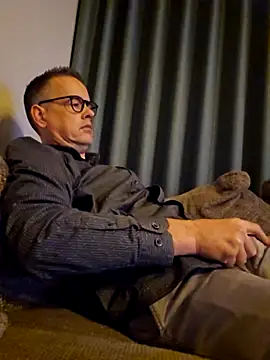 Snapshot of Hectorthyssen1 chatting on October 4, 2025, 11:14 pm Hectorthyssen1 online show from October 4, 2025, 11:14 pm