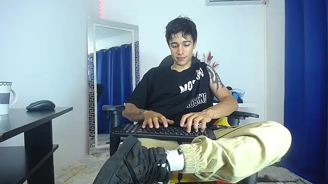 Zacktk7 online show from January 31, 2025, 8:43 pm