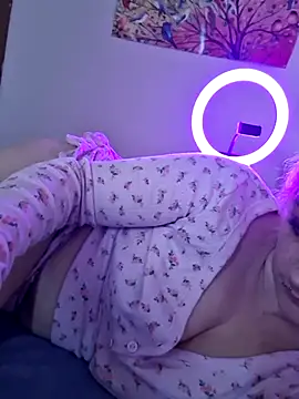 IzanamiNova online show from February 1, 2025, 7:55 pm