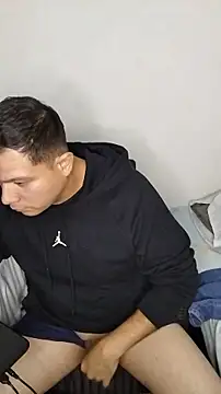 Snapshot of miketripi420 chatting on February 1, 2026, 5:39 am miketripi420 online show from February 1, 2026, 5:39 am