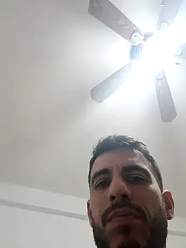 jhonyhot9292 online show from December 2, 2025, 5:46 am