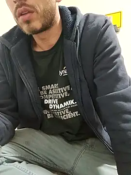 jhonyhot9292 online show from December 20, 2025, 7:26 am