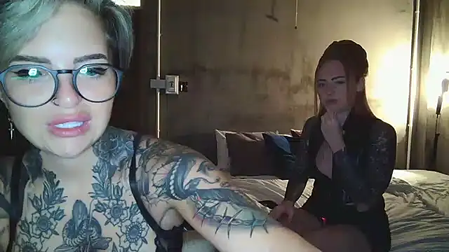 Alexandersonxo online show from February 8, 2025, 1:01 pm