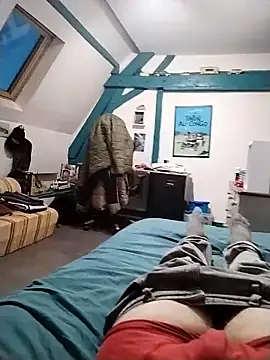 Snapshot of JulesG18 chatting on March 1, 2026, 5:59 pm JulesG18 online show from March 1, 2026, 5:59 pm