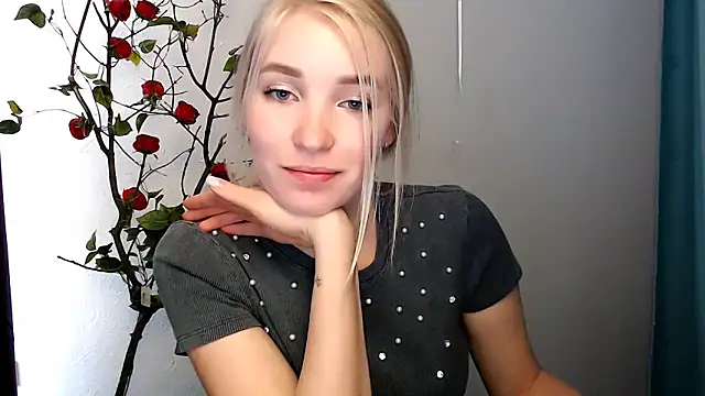 Queen ofLove online show from April 14, 2026, 12:11 pm