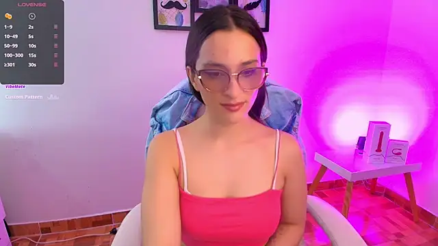 mariaan m  online show from February 10, 2026, 9:41 pm