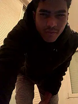 Ryan-hot online show from December 4, 2024, 6:39 pm