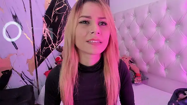 sophiee evanss  online show from December 21, 2024, 9:23 am