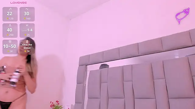 vivianne scott online show from September 24, 2025, 12:08 pm