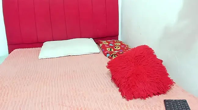 Lunaynick online show from December 14, 2024, 9:24 pm