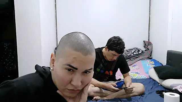 luxandracon23 online show from November 20, 2025, 12:33 am