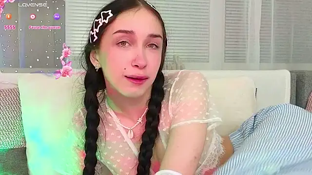 Snapshot of AlicePlayss chatting on February 9, 2025, 2:06 am AlicePlayss online show from February 9, 2025, 2:06 am