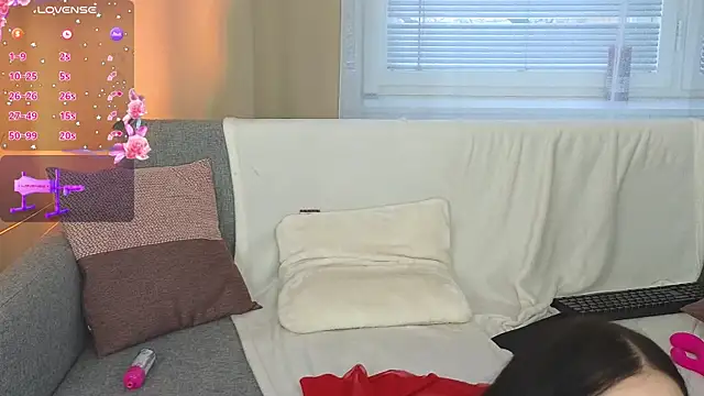 Snapshot of AlicePlayss chatting on March 22, 2025, 5:28 am AlicePlayss online show from March 22, 2025, 5:28 am