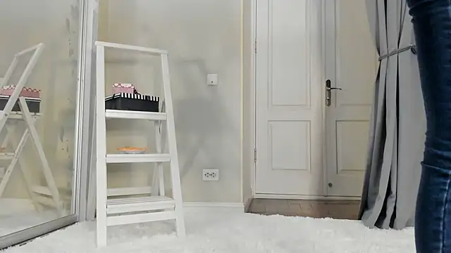 Baby Jewel online show from March 2, 2025, 11:07 am