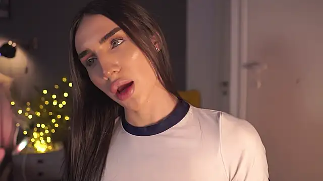 Kim Oberlin  online show from December 29, 2024, 5:01 pm