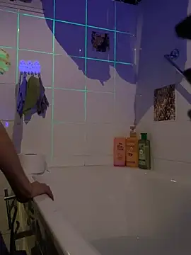 Snapshot of Gilgamesch1704 chatting on December 28, 2024, 11:05 pm Gilgamesch1704 online show from December 28, 2024, 11:05 pm