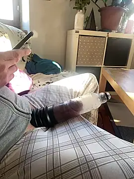 Snapshot of Gilgamesch1704 chatting on February 18, 2025, 9:43 am Gilgamesch1704 online show from February 18, 2025, 9:43 am