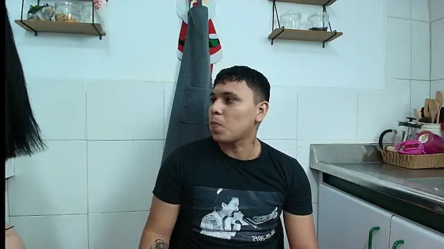 couple lovelyds online show from January 14, 2026, 8:36 pm