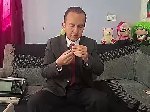 yazforeSolo online show from September 9, 2025, 2:16 pm