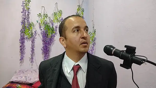 yazforeSolo online show from September 19, 2025, 2:18 pm