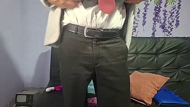 yazforeSolo online show from November 13, 2025, 3:55 pm