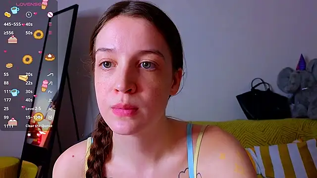 Sweet Evva online show from April 4, 2026, 4:26 pm