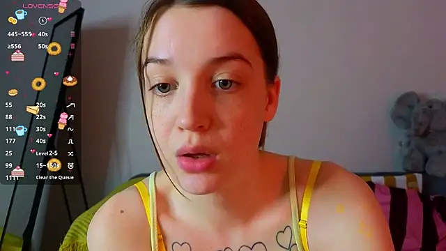 Sweet Evva online show from April 14, 2026, 4:35 pm