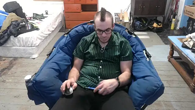 Snapshot of ScubaStevex chatting on March 12, 2025, 2:20 am ScubaStevex online show from March 12, 2025, 2:20 am