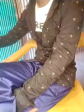 Snapshot of cutetaraaarhjn chatting on December 10, 2024, 5:07 am cutetaraaarhjn online show from December 10, 2024, 5:07 am