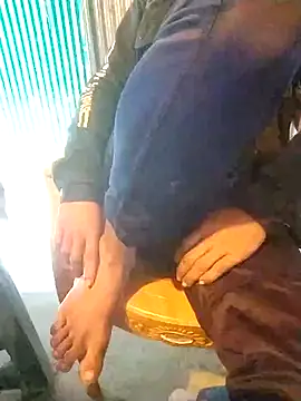 Snapshot of cutetaraaarhjn chatting on December 11, 2024, 6:14 am cutetaraaarhjn online show from December 11, 2024, 6:14 am