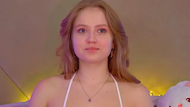 SelinSwarovski online show from September 17, 2025, 5:03 pm