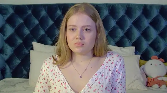 SelinSwarovski online show from October 13, 2025, 4:18 pm