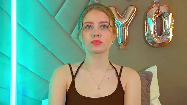 SelinSwarovski online show from February 24, 2026, 5:11 pm