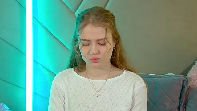 SelinSwarovski online show from March 1, 2026, 3:47 pm