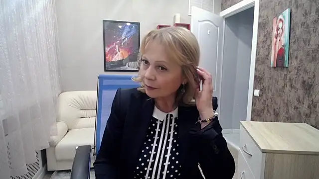 Milla Cutie18 online show from January 23, 2025, 8:57 am