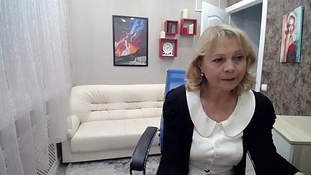 Milla Cutie18 online show from January 28, 2025, 8:47 am