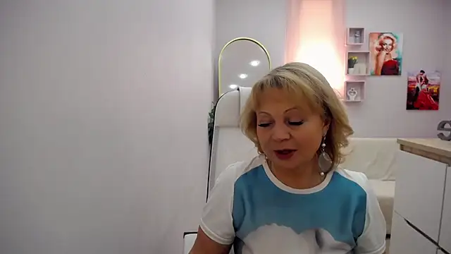 Snapshot of Milla_Cutie18 chatting on April 13, 2026, 5:02 am Milla Cutie18 online show from April 13, 2026, 5:02 am
