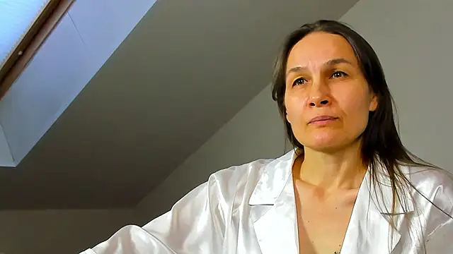 Lillian White online show from February 1, 2025, 10:26 am