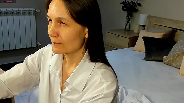 Lillian White online show from February 8, 2025, 7:04 am