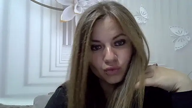 Snapshot of TinaFun4u chatting on October 12, 2025, 2:43 am TinaFun4u online show from October 12, 2025, 2:43 am