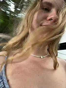 fluffy bunnyxxx online show from December 23, 2024, 4:55 am