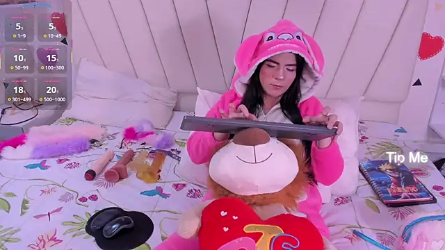 MorganitaX online show from February 25, 2025, 1:06 pm