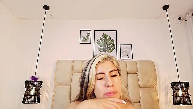 AdharaSmithh online show from March 4, 2025, 6:50 pm