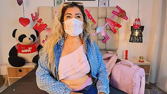 AdharaSmithh online show from September 18, 2025, 8:00 pm